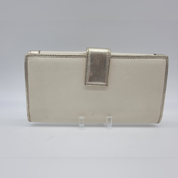 Authentic Preowned Gucci Bifold Wallet - Picture 2 of 16